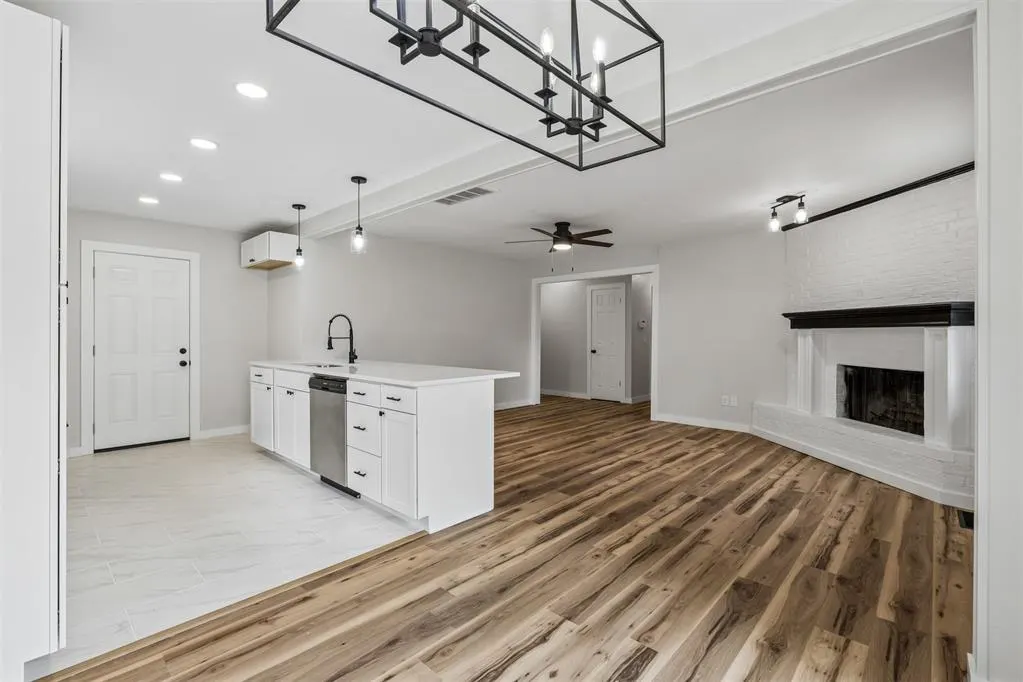 Photo 15 — 803 Hawthorne Lane, Edmond, OK 73003