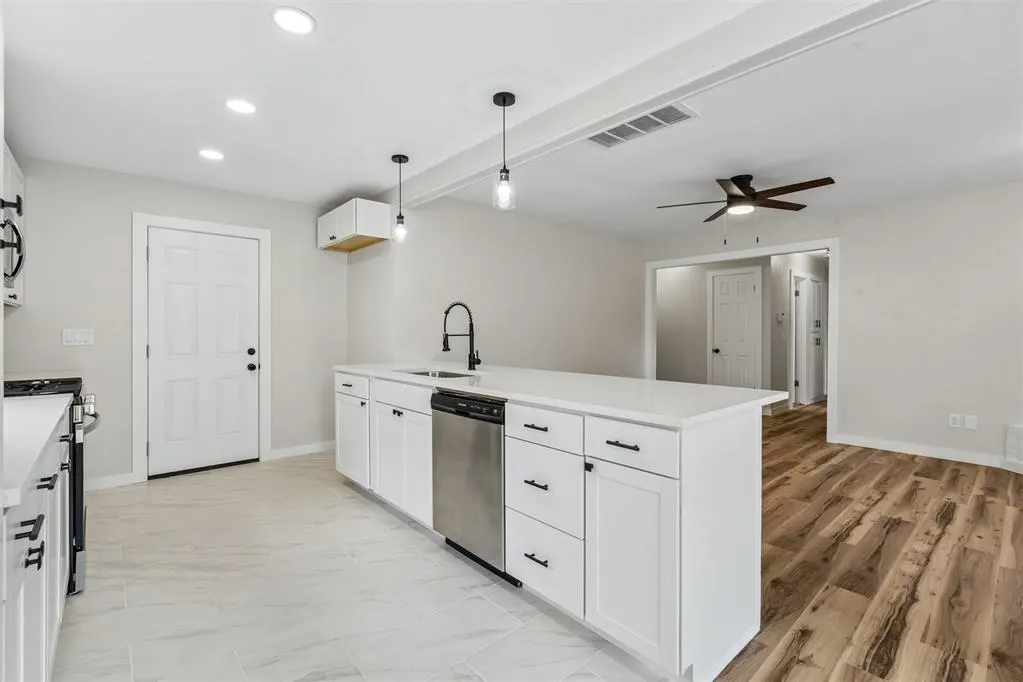 Photo 17 — 803 Hawthorne Lane, Edmond, OK 73003