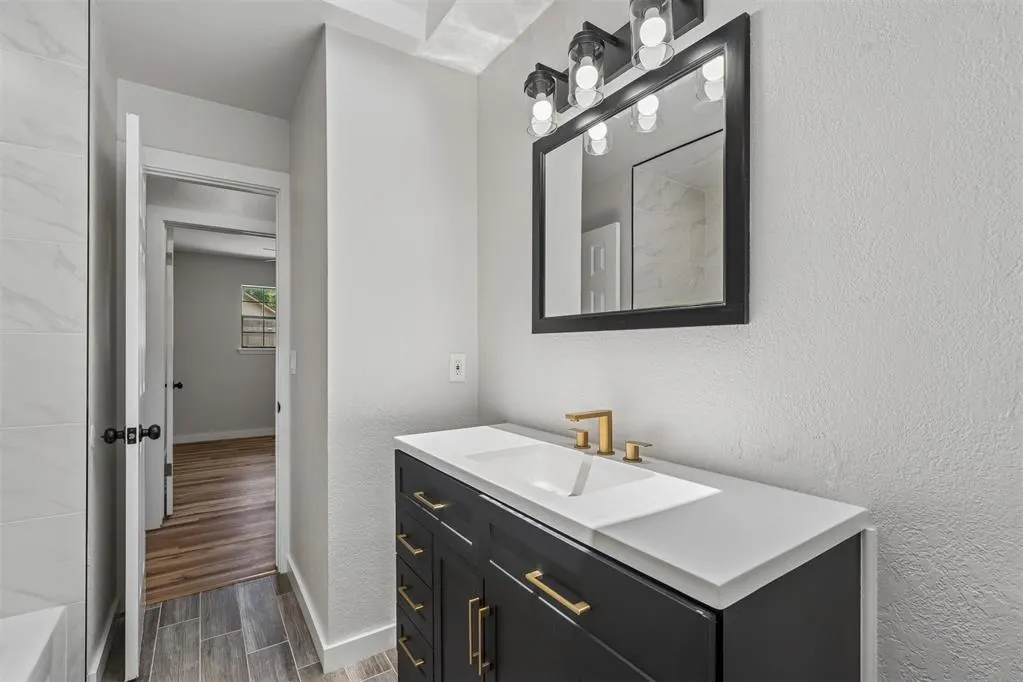 Photo 29 — 803 Hawthorne Lane, Edmond, OK 73003