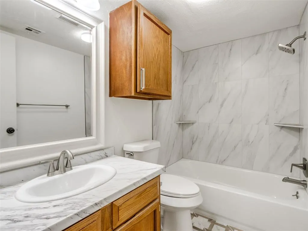 Photo 12 — 11429 Springhollow Road 1406, Oklahoma City, OK 73120