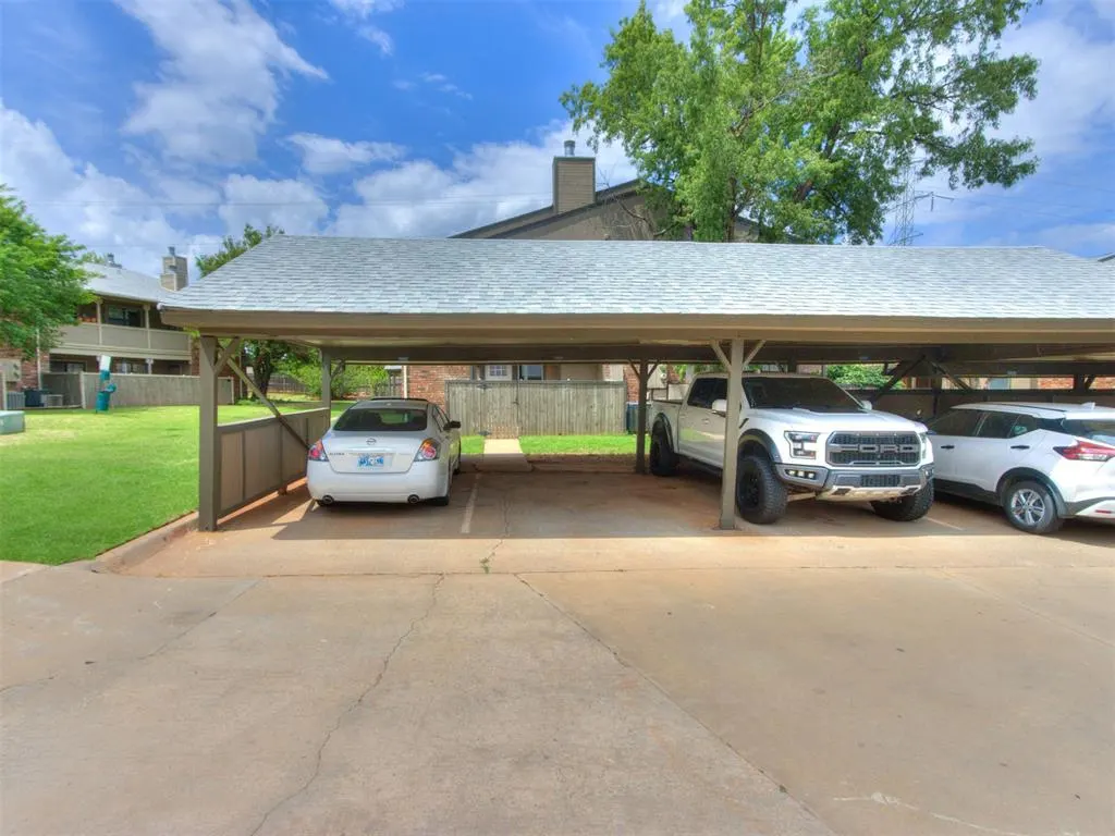 Photo 19 — 11429 Springhollow Road 1406, Oklahoma City, OK 73120