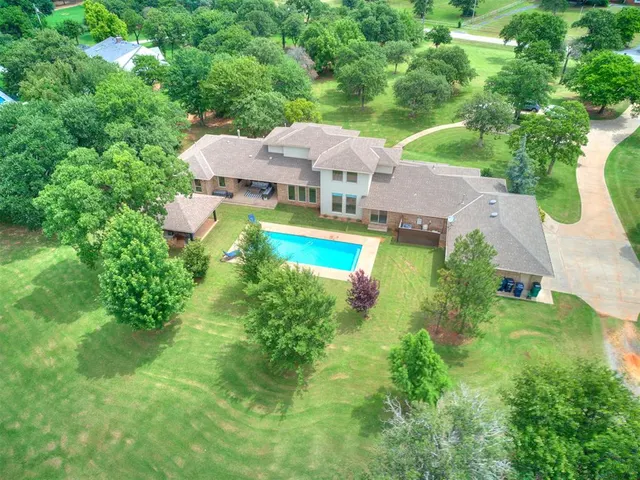 Photo 2 — 9105 Acre View Drive, Oklahoma City, OK 73151