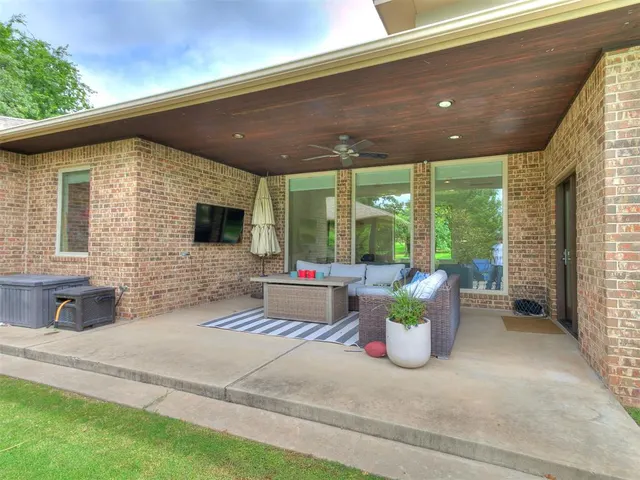 Photo 4 — 9105 Acre View Drive, Oklahoma City, OK 73151