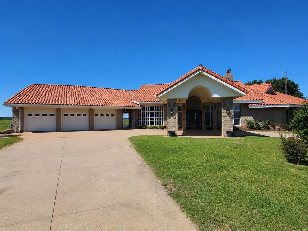 Front exterior — 46069 County Street 2630 Street, Apache, OK 73006