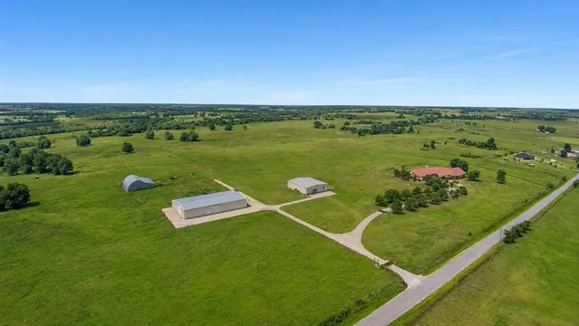 Photo 2 — 46069 County Street 2630 Street, Apache, OK 73006