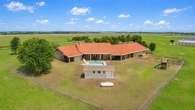 Photo 5 — 46069 County Street 2630 Street, Apache, OK 73006