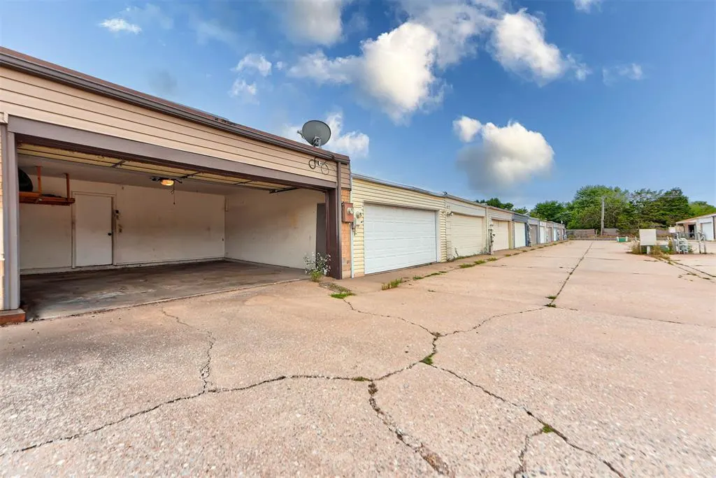Photo 37 — 2119 NW 117th Street, Oklahoma City, OK 73120