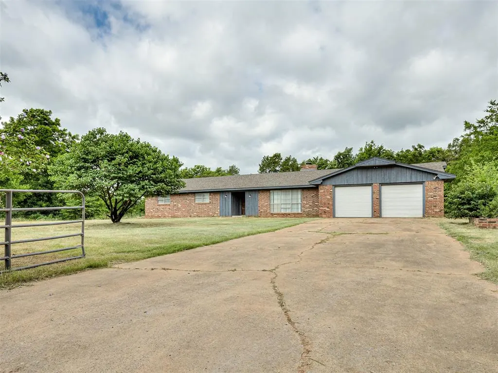 Photo 2 — 27115 Western Avenue, Washington, OK 73093