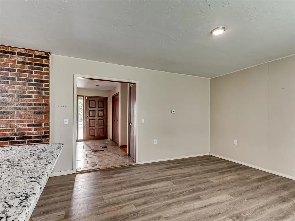 Photo 10 — 27115 Western Avenue, Washington, OK 73093