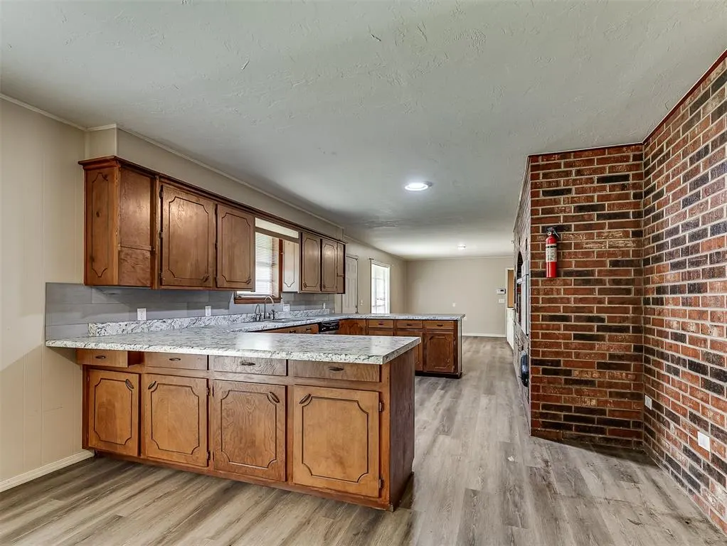 Photo 11 — 27115 Western Avenue, Washington, OK 73093