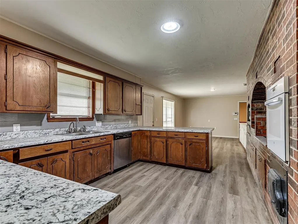 Photo 13 — 27115 Western Avenue, Washington, OK 73093
