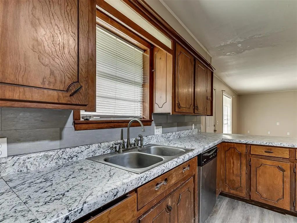 Photo 14 — 27115 Western Avenue, Washington, OK 73093