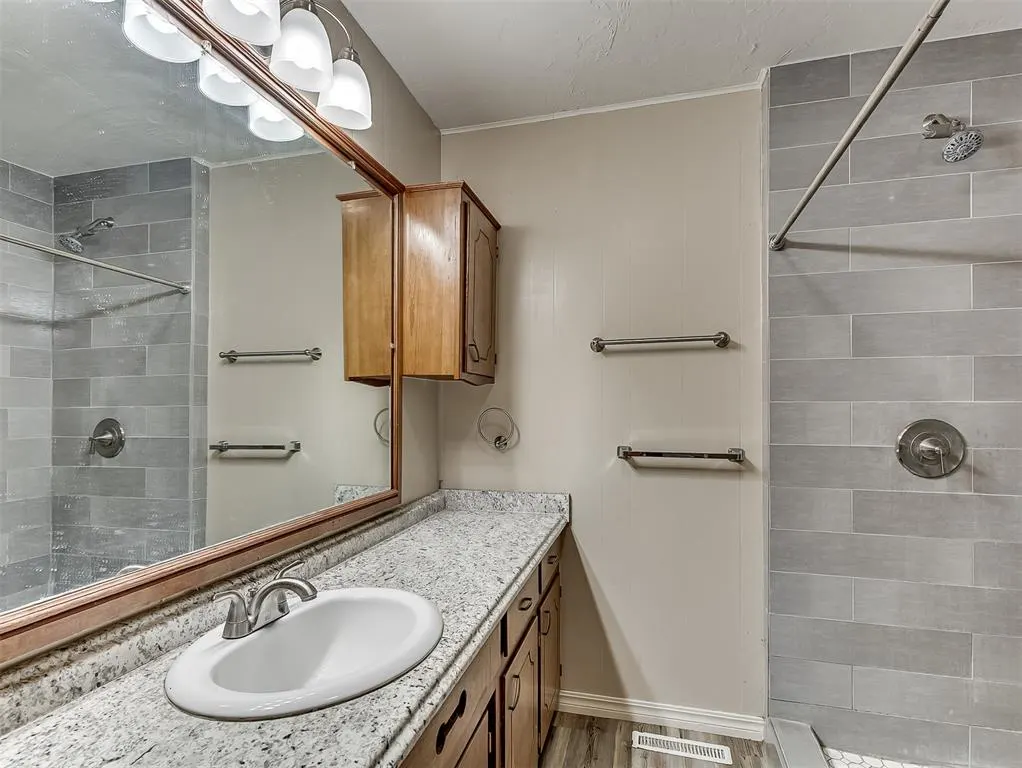 Photo 22 — 27115 Western Avenue, Washington, OK 73093