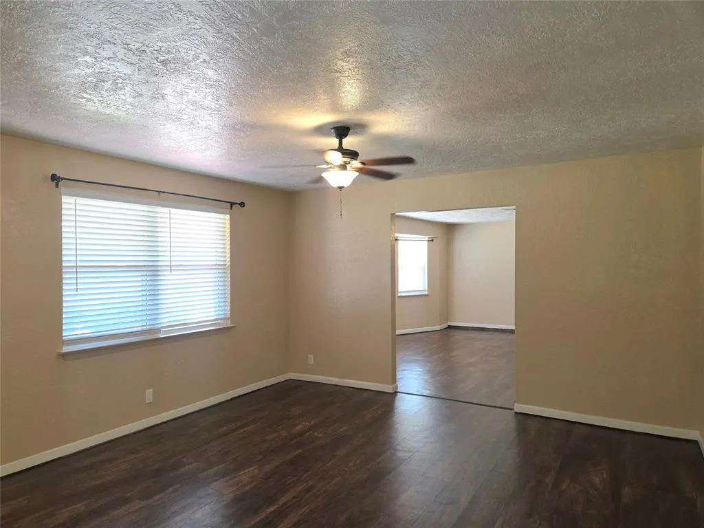 Photo 7 — 702 W Country Club Road, Chickasha, OK 73018