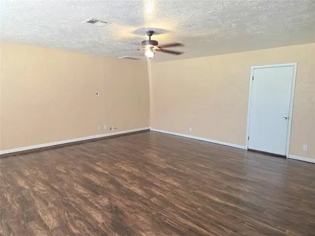 Photo 8 — 702 W Country Club Road, Chickasha, OK 73018