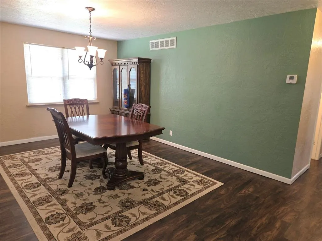Photo 12 — 702 W Country Club Road, Chickasha, OK 73018