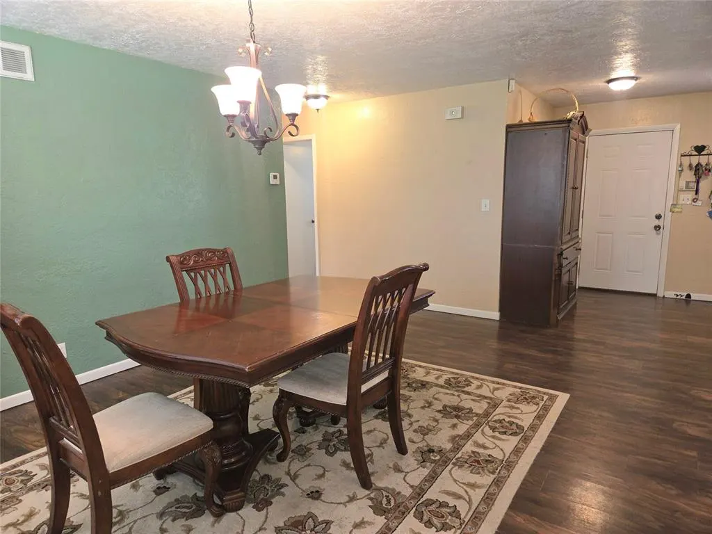 Photo 15 — 702 W Country Club Road, Chickasha, OK 73018