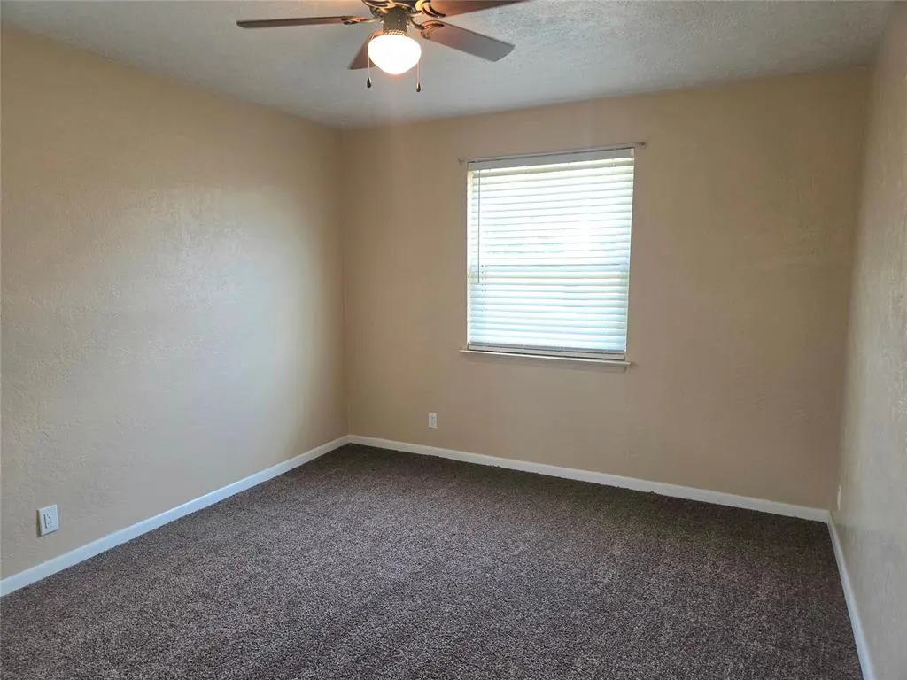 Photo 27 — 702 W Country Club Road, Chickasha, OK 73018