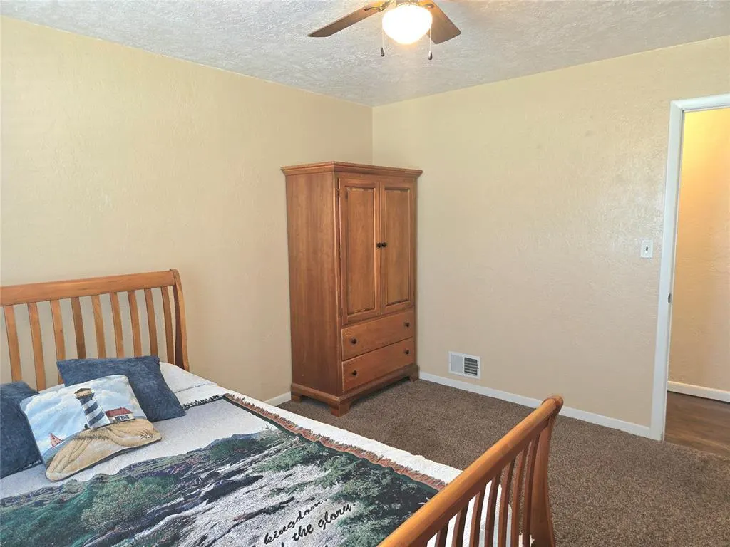 Photo 33 — 702 W Country Club Road, Chickasha, OK 73018