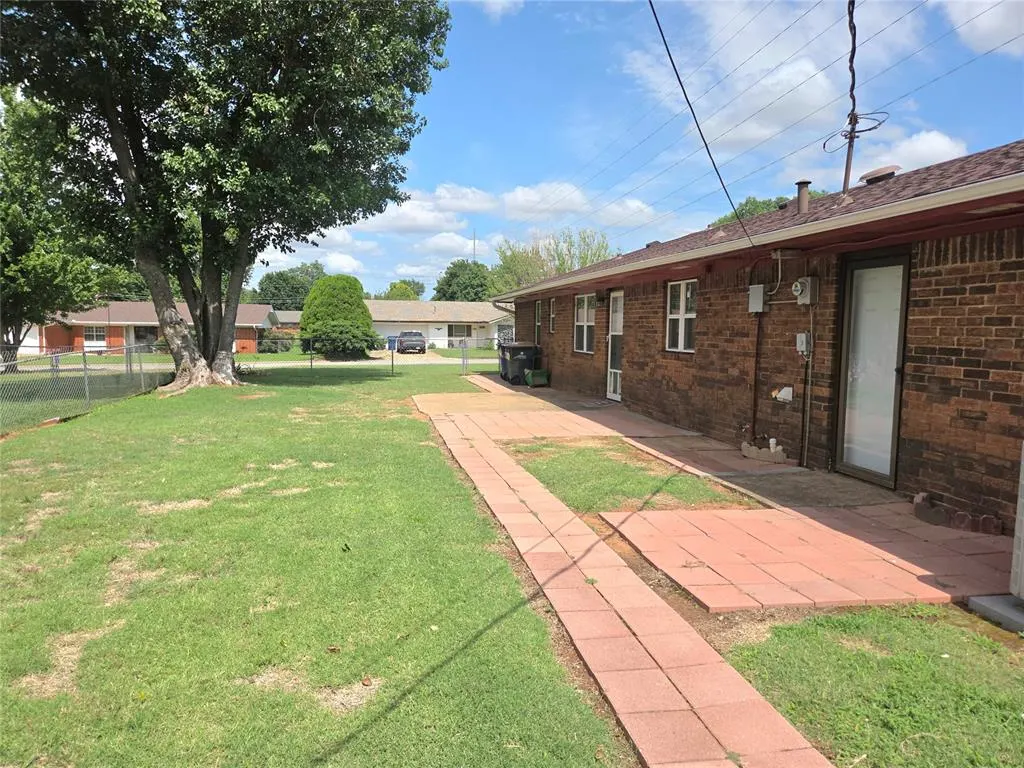 Photo 37 — 702 W Country Club Road, Chickasha, OK 73018