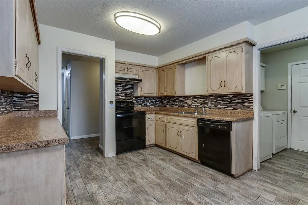 Photo 16 — 11007 Greystone Avenue, Oklahoma City, OK 73120