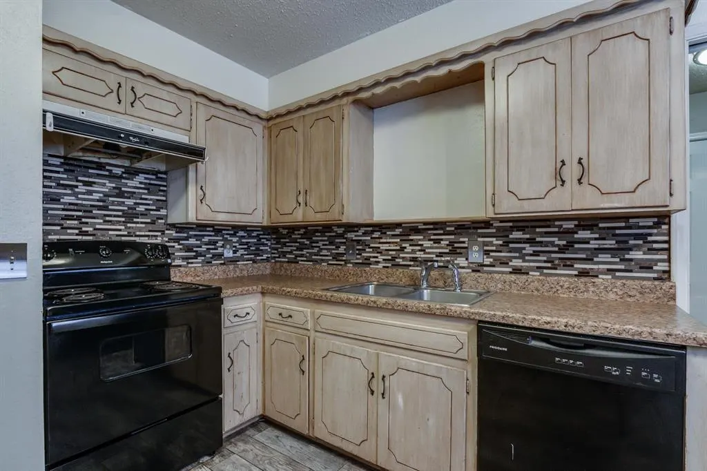 Photo 19 — 11007 Greystone Avenue, Oklahoma City, OK 73120