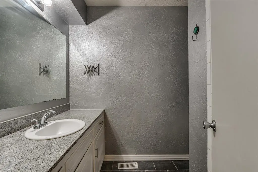 Photo 37 — 11007 Greystone Avenue, Oklahoma City, OK 73120