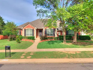 Sold home at 1921 Hallbrooke Drive