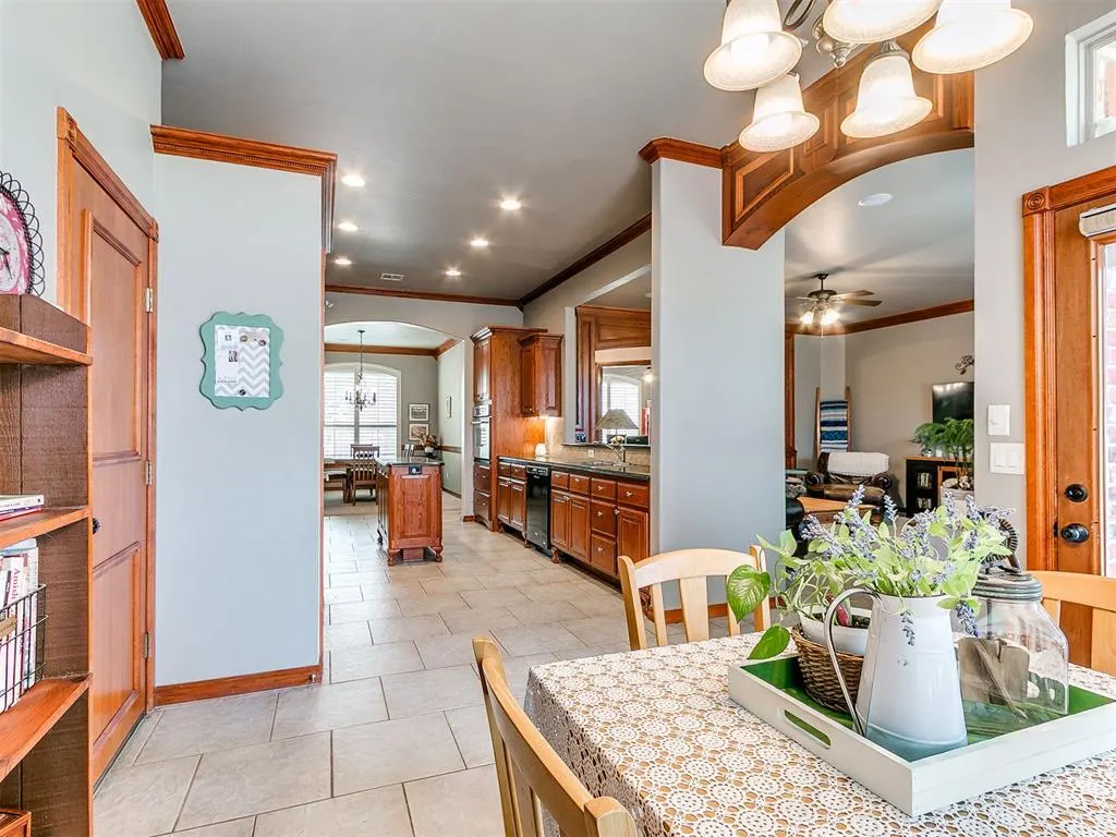 Photo 8 — 1921 Hallbrooke Drive, Norman, OK 73071