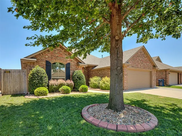 Photo 2 — 3404 Canton Trail, Yukon, OK 73099