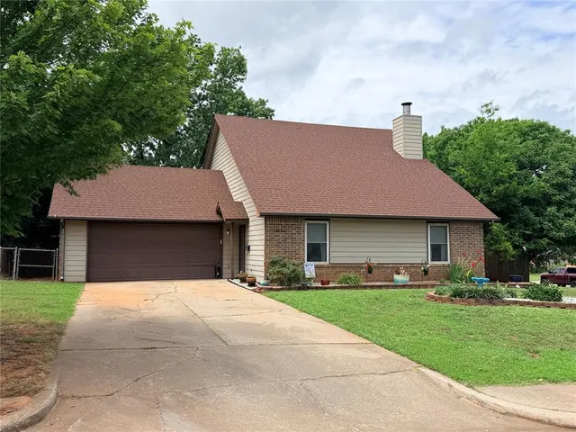 Photo 2 — 1310 Silver Maple Lane, Noble, OK 73068