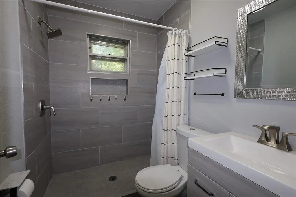 Photo 13 — 303 E Garvin Avenue, Pauls Valley, OK 73075