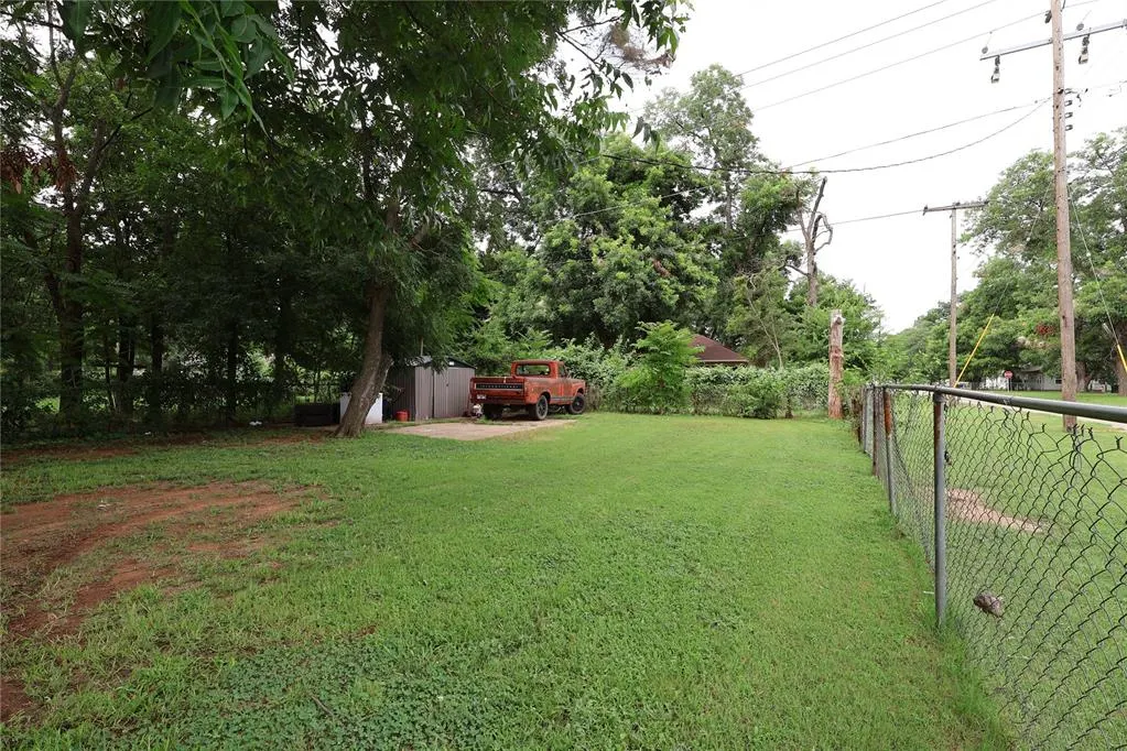 Photo 25 — 303 E Garvin Avenue, Pauls Valley, OK 73075