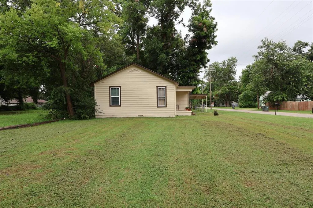 Photo 26 — 303 E Garvin Avenue, Pauls Valley, OK 73075