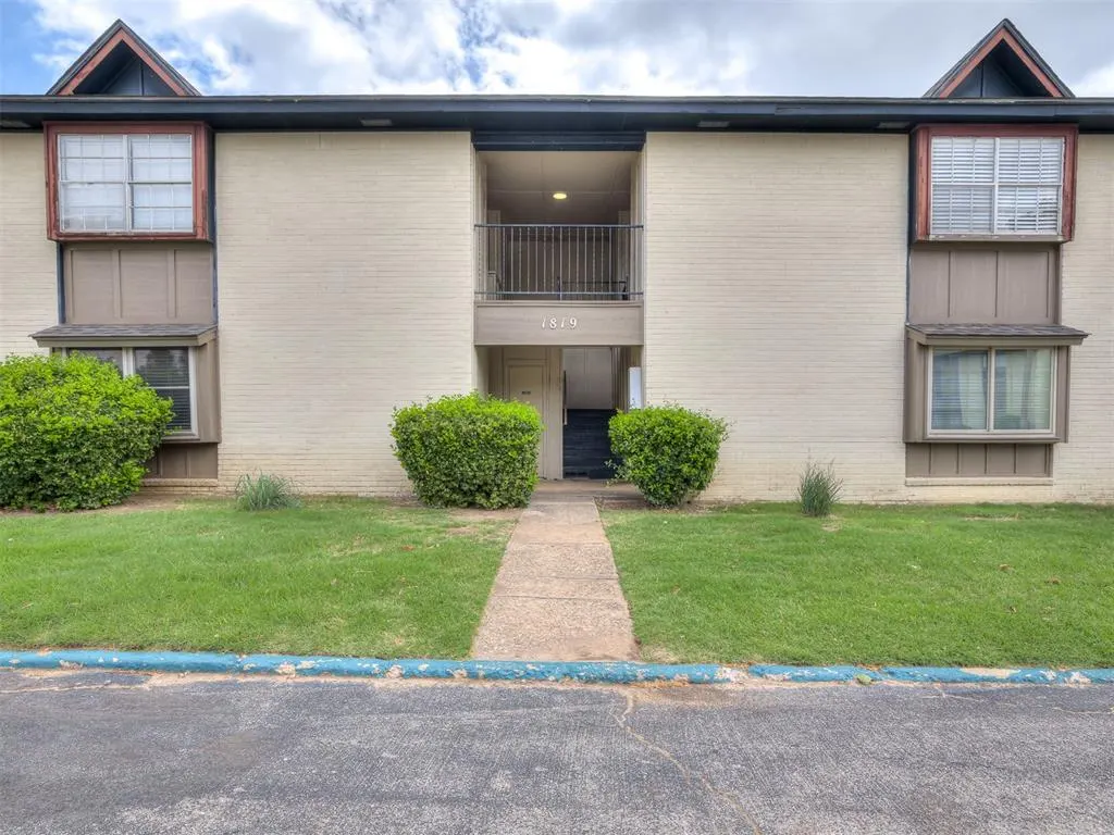 Front exterior — 1819 E Lindsey Street 3, Norman, OK 73071