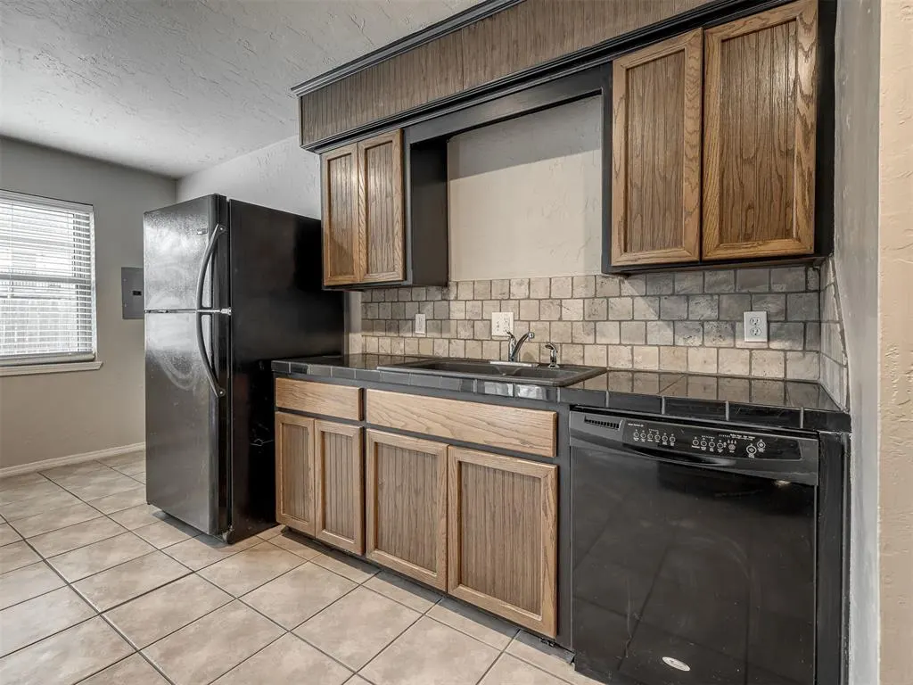 Photo 12 — 1819 E Lindsey Street 3, Norman, OK 73071