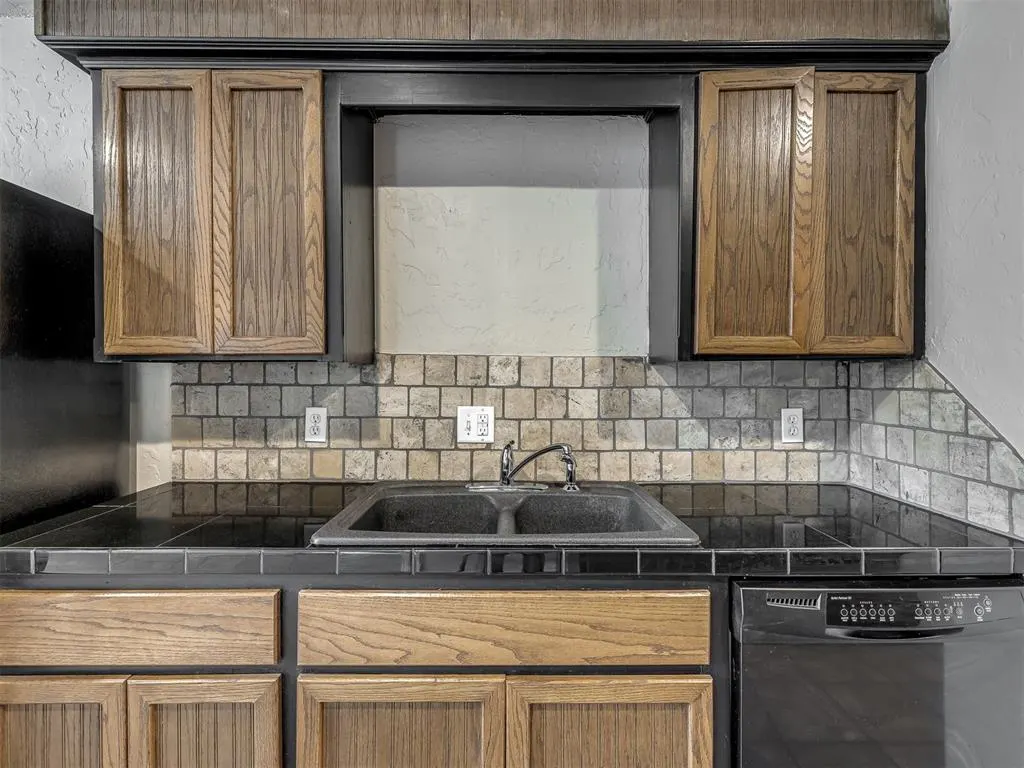 Photo 14 — 1819 E Lindsey Street 3, Norman, OK 73071