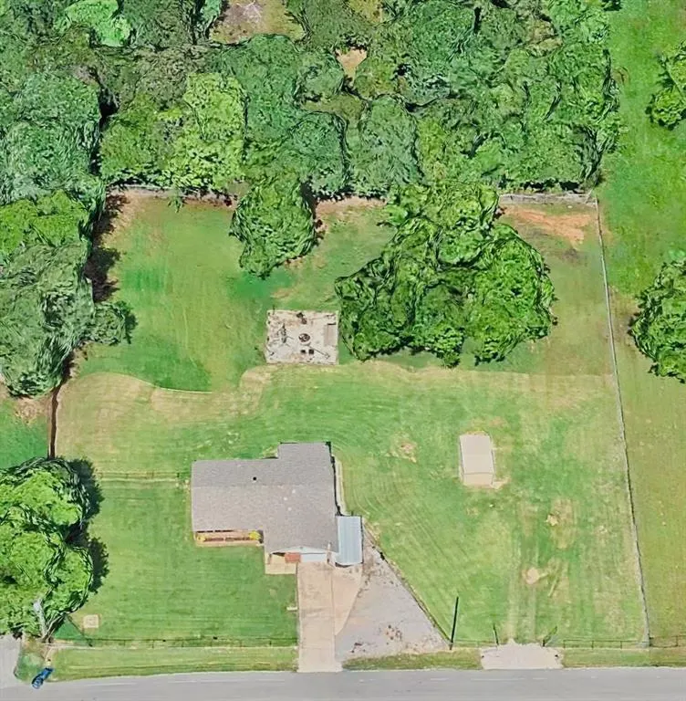 Front exterior — 2021 N Draper Avenue, Choctaw, OK 73020