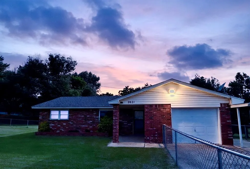 Photo 4 — 2021 N Draper Avenue, Choctaw, OK 73020