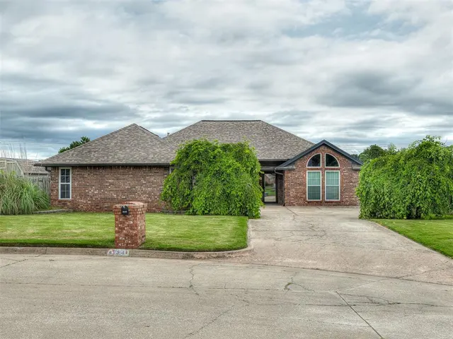 Front exterior — 3524 Northridge Terrace, Choctaw, OK 73020