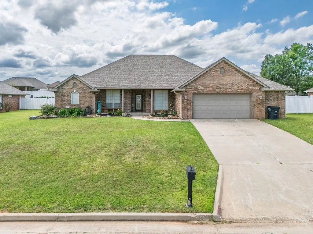 Front exterior — 1712 Pecan Crossing Drive, Shawnee, OK 74804