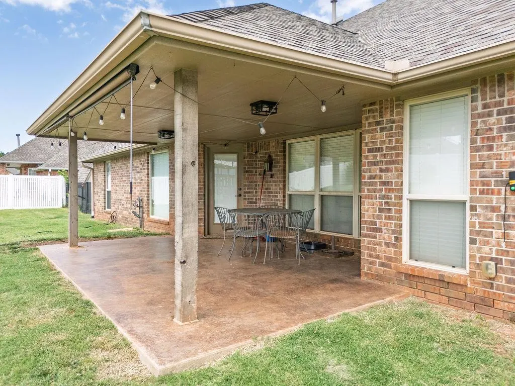Photo 7 — 1712 Pecan Crossing Drive, Shawnee, OK 74804