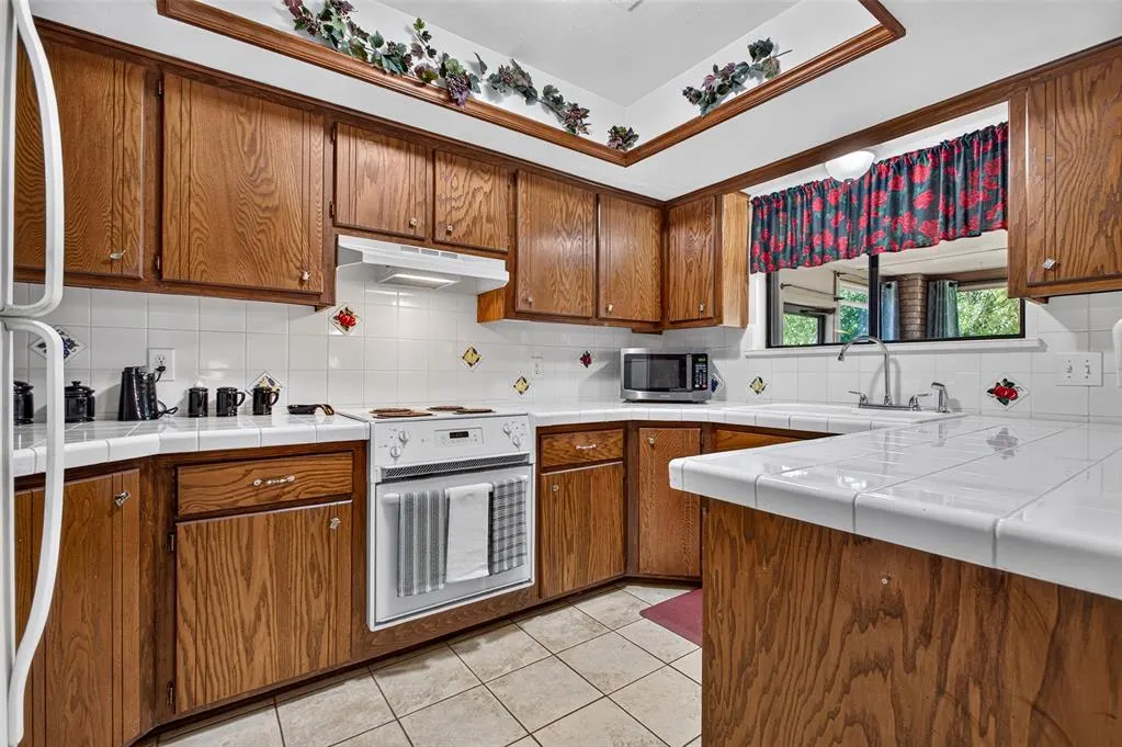 Photo 8 — 12420 Eric Field Place, Oklahoma City, OK 73142