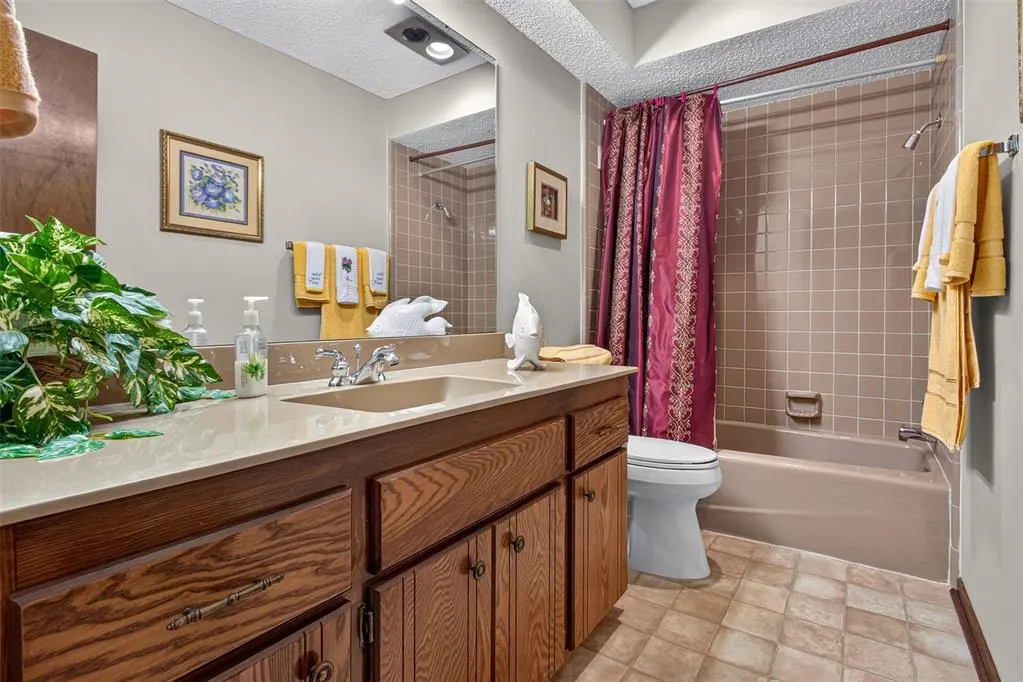 Photo 13 — 12420 Eric Field Place, Oklahoma City, OK 73142