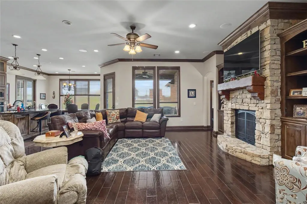 Photo 6 — 19917 Aaron Drive, Harrah, OK 73045