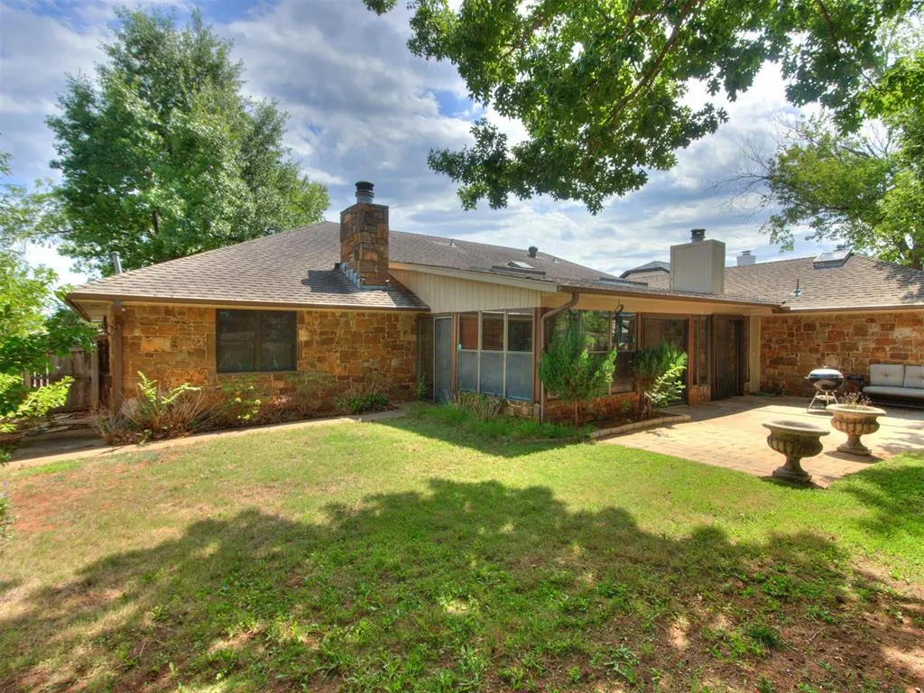 Photo 4 — 6105 Sudbury Drive, Oklahoma City, OK 73162