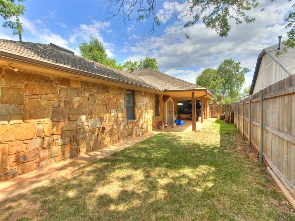 Photo 6 — 6105 Sudbury Drive, Oklahoma City, OK 73162