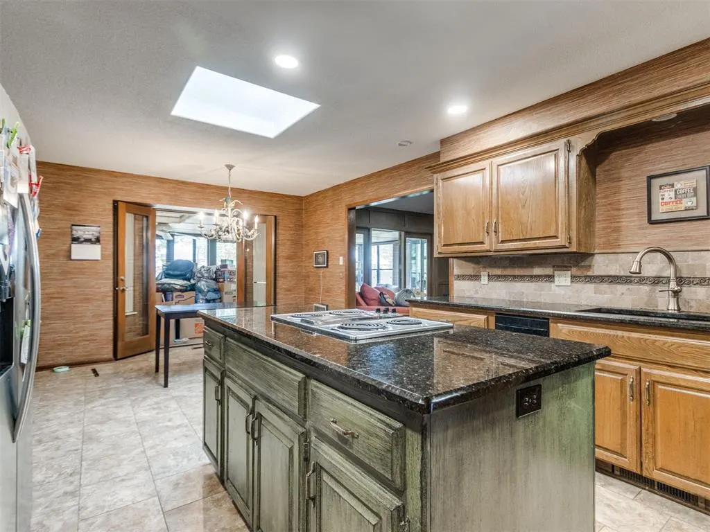 Photo 12 — 6105 Sudbury Drive, Oklahoma City, OK 73162