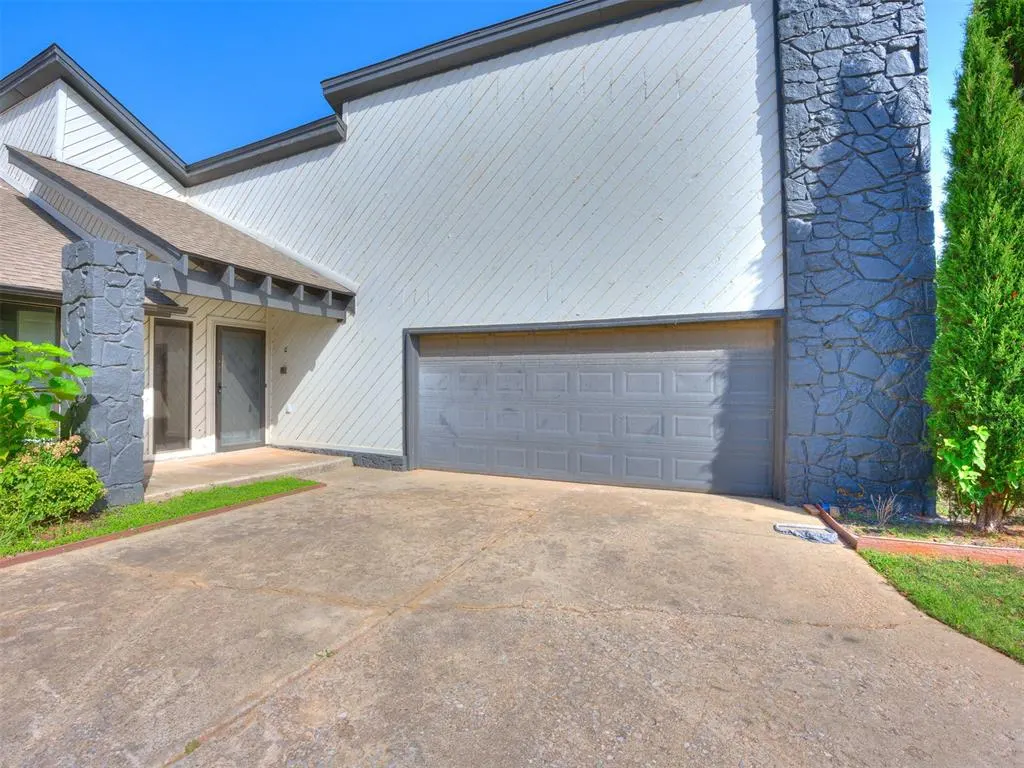 Photo 3 — 11609 Twisted Oak Road, Oklahoma City, OK 73120