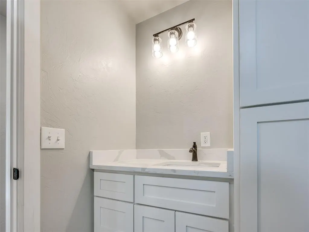 Photo 21 — 11609 Twisted Oak Road, Oklahoma City, OK 73120